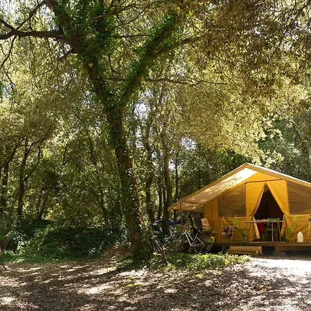 Huttopia Oleron Les Chenes Verts مكان تخييم *