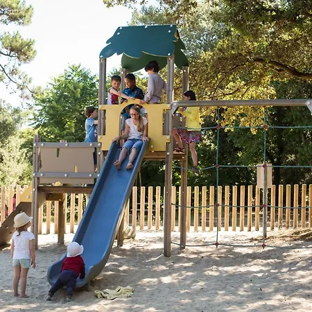 אתר קמפינג Huttopia Oleron Les Chenes Verts
