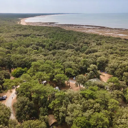 Huttopia Oleron Les Chenes Verts *