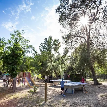 Huttopia Oleron Les Chenes Verts *