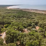 Huttopia Oleron Les Chenes Verts *