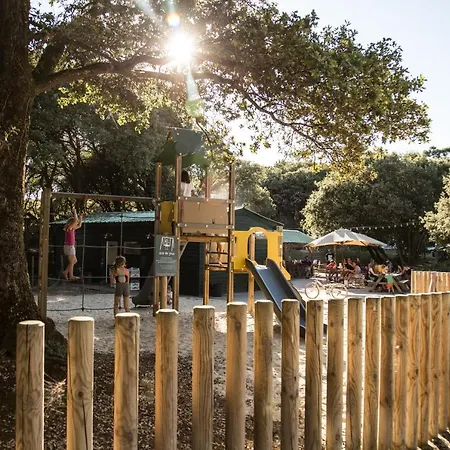 Huttopia Oléron Les Chênes Verts Camping Dolus d'Oléron