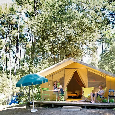 Huttopia Oléron Les Chênes Verts Camping Dolus d'Oléron